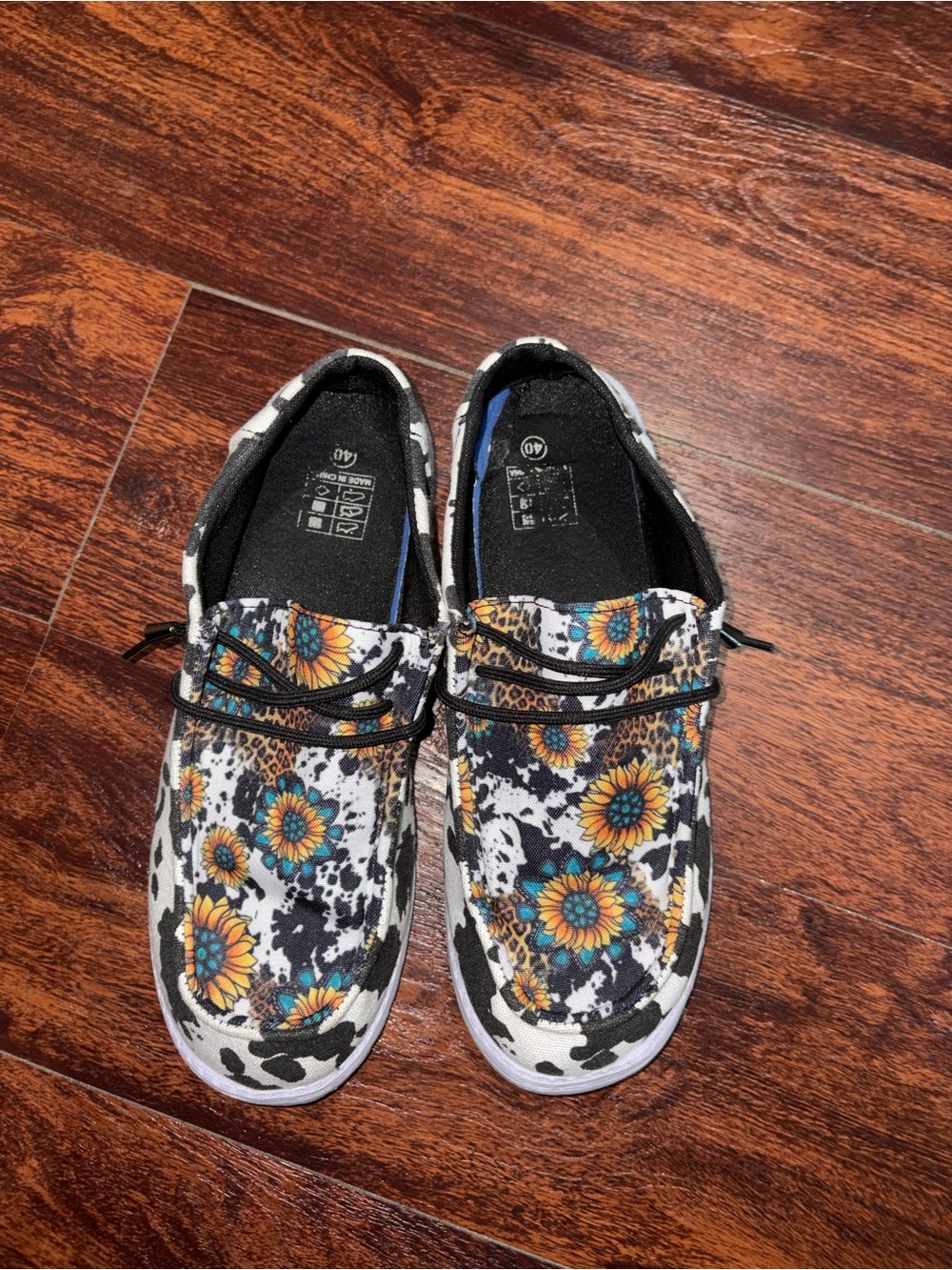 Floral Sunflower Canvas Shoes - Black & Yellow